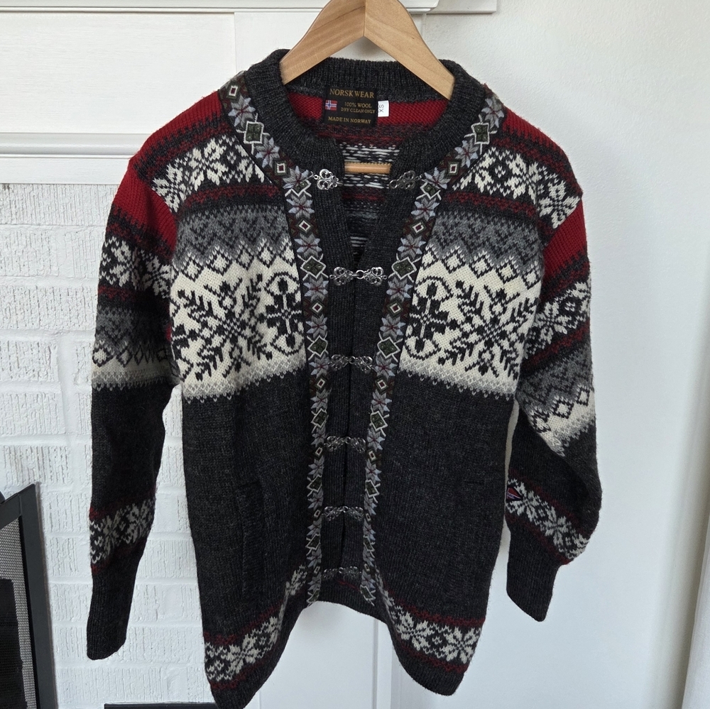 Norskwear COG 100% Wool Sweater Pewter Clasp Closings Made In Norway Size XS